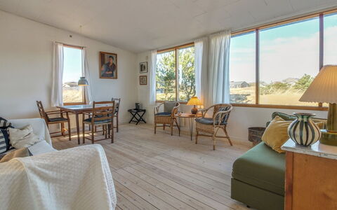 Jules - 300M from the Sea: Dach, Grundstueck, Hütte, Zuhause, Ländliches Gebiet, Schuppen, Abstellgleis, Gartenbauten, Blockhaus, Hütte