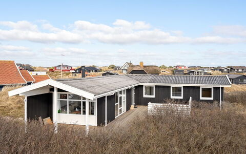 Faxi - 100M from the Sea: Strauch, Urban Design, Ground, Backstein, Wohnung, Estate, Mauerwerk, Balkon, Landscaping