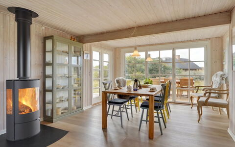 Urcu - 475M from the Sea: Möbel, Interior Design, Stuhl, Flooring, Tabelle, Resort, Fussboden, Decke, Zimmer, Eco Hotel