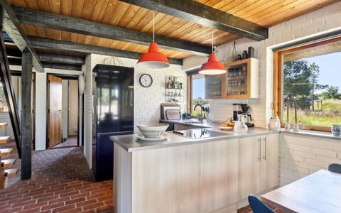 Jorinde - 2.8Km from the Sea: Holz, Küche, Decke, Möbel, Interior Design, Countertop, Flooring, Küchengerät, Zimmer, Cabinetry