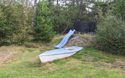Heidie - 3.0Km from the Sea: Gras, Haus, Dach, Zuhause, Hütte, Strauch, Grundstueck, Ländliches Gebiet, Bauernhaus, Ground