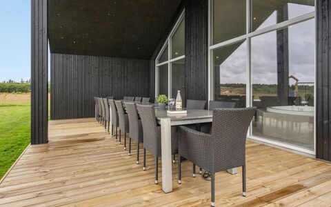 Fridel - 4Km from the Sea: Holz, Holzboden, Flooring, Fussboden, Planke, Hartholz, Decke, Deck, Veranda, Holzbeize