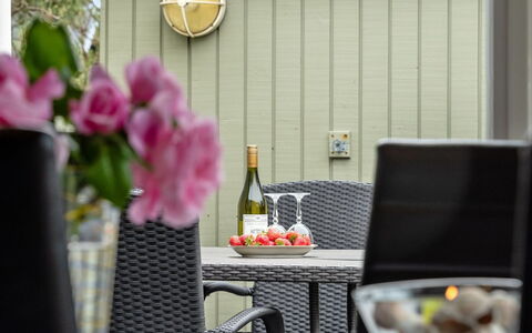 Eevke: Möbel, Interior Design, Stuhl, Flooring, Tabelle, Resort, Fussboden, Decke, Zimmer, Eco Hotel