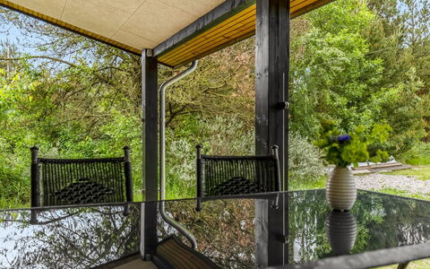 Saxi - 2.6Km from the Sea: Möbel, Interior Design, Stuhl, Flooring, Tabelle, Resort, Fussboden, Decke, Zimmer, Eco Hotel