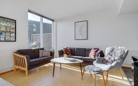 Pirkko - 100M from the Sea: Möbel, Interior Design, Flooring, Fussboden, Couch, Wand, Holzboden, Holz, Wohnzimmer, Zimmer