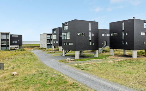 Leto - 2Km from the Sea: Gras, Haus, Dach, Zuhause, Hütte, Strauch, Grundstueck, Ländliches Gebiet, Bauernhaus, Ground