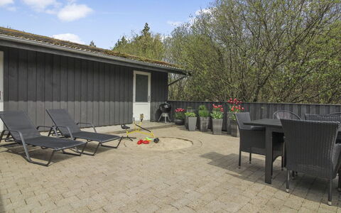 Vieno - 2.6Km from the Sea: Holz, Gartenmöbel, Möbel, Garten, Hinterhof, Schatten, Garten, Tisch Im Freien, Stuhl, Terrasse