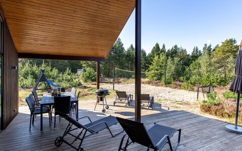 Heidi - 1Km from the Sea: Holz, Schatten, Hartholz, Deck, Natürliches Material, Gartenbauten, Outdoor Struktur, Planke, Veranda, Holzbeize