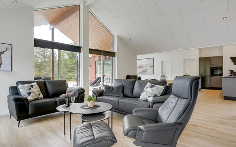 Heidi - 1Km from the Sea: Möbel, Interior Design, Couch, Wohnzimmer, Flooring, Zuhause, Fussboden, Stuhl, Komfort