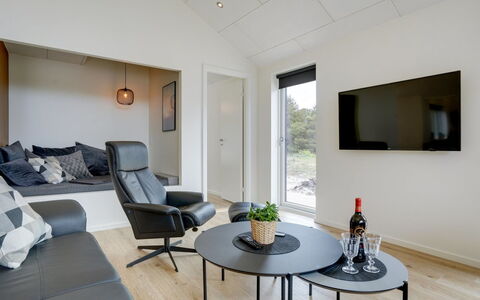 Heidi - 1Km from the Sea: Interior Design, Flooring, Möbel, Holz, Decke, Fussboden, Couch, Wohnzimmer, Zimmer, Beleuchtung