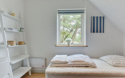 Reijo: Interior Design, Holz, Flooring, Fussboden, Schlafzimmer, Decke, Bett, Möbel, Beleuchtung, Zuhause