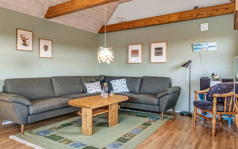 Dietmar - 2.8Km from the Sea: Möbel, Flooring, Interior Design, Holz, Fussboden, Couch, Wohnzimmer, Zuhause, Zimmer, Holzboden