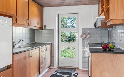 Dietmar - 2.8Km from the Sea: Flooring, Holz, Küche, Fussboden, Interior Design, Major Appliance, Küchengerät, Holzboden, Countertop, Möbel