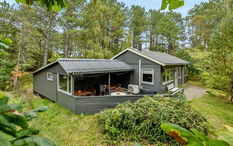 Amala - 2.5Km from the Sea: Möbel, Interior Design, Stuhl, Flooring, Tabelle, Resort, Fussboden, Decke, Zimmer, Eco Hotel