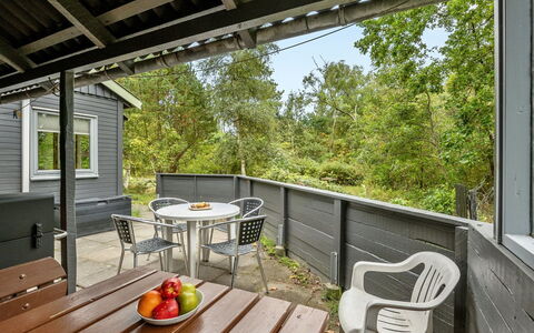 Amala - 2.5Km from the Sea: Möbel, Interior Design, Stuhl, Flooring, Tabelle, Resort, Fussboden, Decke, Zimmer, Eco Hotel