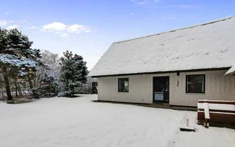 Vendela - 2.5Km from the Sea: Hütte, Zuhause, Haus, Dach, Veranda, Estate, Abstellgleis, Gartenbauten, Bauernhaus, Garten