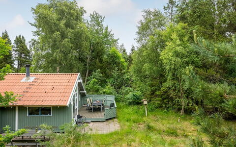 Aamu - 300M to the Fjord: Decke, Flooring, Interior Design, Fussboden, Verbundwerkstoff, Möbel, Resort, Hotel, Design, Daylighting