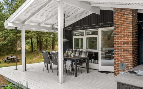 Galathea - 800M from the Sea: Holz, Veranda, Dach, Tür, Zuhause, Schatten, Deck, Terrasse, Outdoor Struktur, Abstellgleis