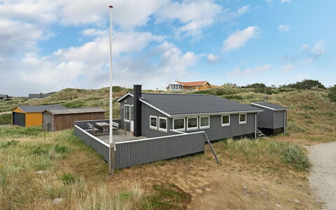 Stojmena - 200M from the Sea: Strauch, Urban Design, Ground, Backstein, Wohnung, Estate, Mauerwerk, Balkon, Landscaping