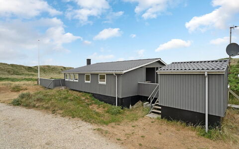 Stojmena - 200M from the Sea: Strauch, Urban Design, Ground, Backstein, Wohnung, Estate, Mauerwerk, Balkon, Landscaping