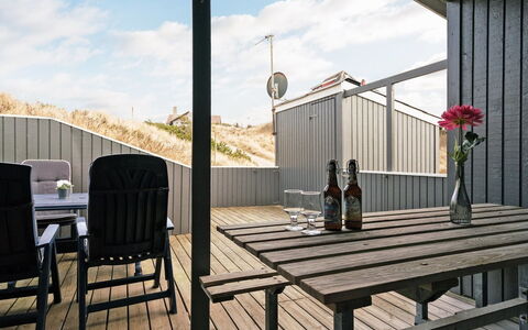 Stojmena - 200M from the Sea: Strauch, Urban Design, Ground, Backstein, Wohnung, Estate, Mauerwerk, Balkon, Landscaping
