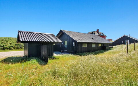 Auli - 200M from the Sea: Estate, Bauernhof