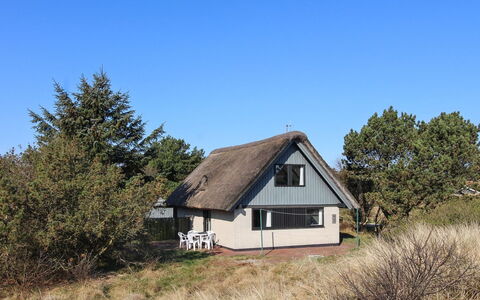 Pisana - 400M from the Sea: Holz, Hütte, Hartholz, Planke, Holzbeize, Gartenbauten, Design, Garten, Blockhaus, Hinterhof