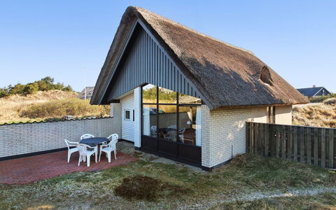 Pisana - 400M from the Sea: Holz, Hütte, Hartholz, Planke, Holzbeize, Gartenbauten, Design, Garten, Blockhaus, Hinterhof