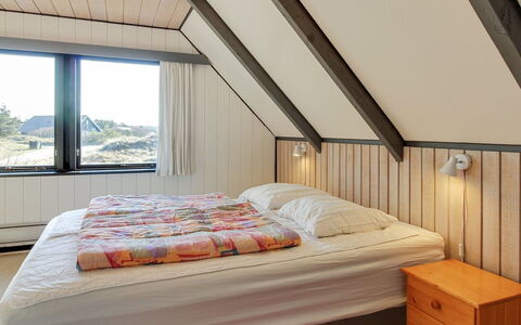 Pisana - 400M from the Sea: Bett, Schlafzimmer, Interior Design, Holz, Möbel, Bedding, Bettdecke, Decke, Fussboden, Flooring
