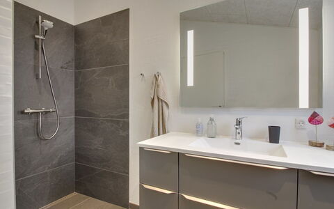 Jirina - 750M from the Sea: Flooring, Armatur, Fussboden, Interior Design, Badezimmerschrank, Bad Sink, Badezimmer, Spiegel, Sinken, Cabinetry