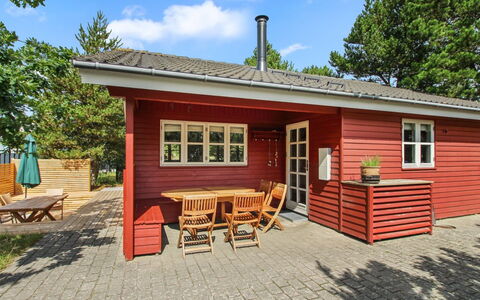 Svenja - 600M from the Sea: Hütte, Schatten, Gartenbauten, Garten, Hartholz, Abstellgleis, Outdoor Struktur, Holzbeize, Schuppen, Blockhaus