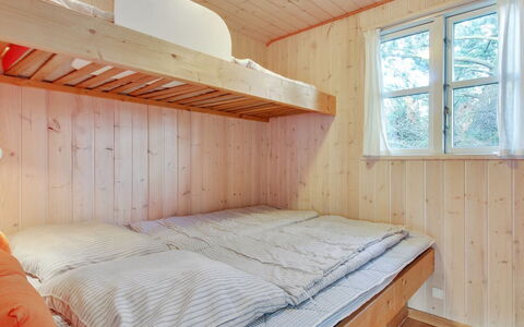 Svenja - 600M from the Sea: Holz, Schlafzimmer, Bett, Etagenbett, Flooring, Interior Design, Fussboden, Bettdecke, Decke, Bettrahmen