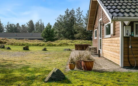 Anisette - 1Km from the Sea: Dach, Grundstueck, Hütte, Zuhause, Ländliches Gebiet, Schuppen, Abstellgleis, Gartenbauten, Blockhaus, Hütte