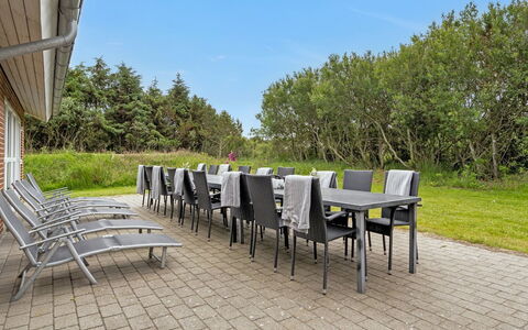 Janita - 800M from the Sea: Strauch, Urban Design, Ground, Backstein, Wohnung, Estate, Mauerwerk, Balkon, Landscaping
