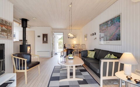 Sighmar - 900M from the Sea: Holz, Flooring, Fussboden, Zuhause, Interior Design, Wohnzimmer, Holzboden, Hartholz, Couch