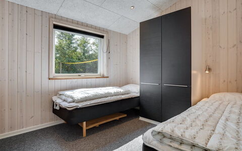 Siegfried - 500M from the Sea: Holz, Decke, Schlafzimmer, Zimmer, Hartholz, Planke, Bett, Winter, Bedding, Bettrahmen