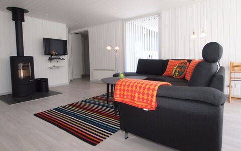 Emmarenze - 400M from the Sea: Möbel, Interior Design, Flooring, Couch, Holz, Wohnzimmer, Fussboden, Zuhause, Wohnung, Zimmer