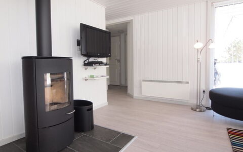 Emmarenze - 400M from the Sea: Fussboden, Flooring, Interior Design, Holzboden, Holz, Möbel, Zimmer, Laminatboden, Zuhause, Wohnzimmer