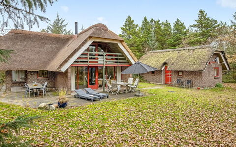 Alfons - 600M from the Sea: Estate, Schatten, Auffahrt, Bauernhaus