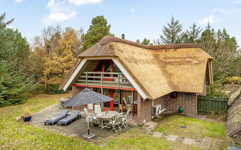 Alfons - 600M from the Sea: Estate, Schatten, Auffahrt, Bauernhaus