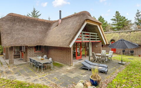 Alfons - 600M from the Sea: Estate, Schatten, Auffahrt, Bauernhaus