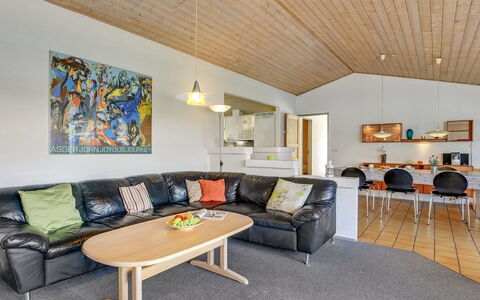 Tali - 700M from the Sea: Interior Design, Holz, Decke, Couch, Flooring, Möbel, Fussboden, Wohnzimmer, Zimmer