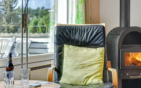 Tali - 700M from the Sea: Möbel, Interior Design, Flooring, Holz, Fussboden, Zimmer, Beleuchtung, Stuhl, Wohnzimmer, Decke
