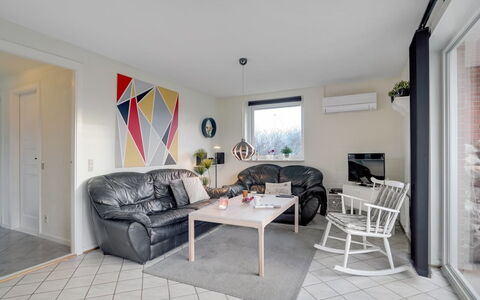 Dværg - 350M from the Sea: Möbel, Interior Design, Flooring, Wand, Fussboden, Decke, Couch, Zimmer, Wohnung, Wohnzimmer
