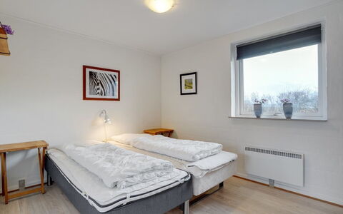 Dværg - 350M from the Sea: Wand, Bett, Schlafzimmer, Holz, Interior Design, Möbel, Fussboden, Decke, Flooring, Bettdecke