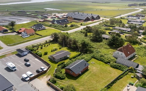 Dværg - 350M from the Sea: Wohngebiet, Vogelperspektive, Luftaufnahmen, Dach, Haus, Landschaft, Vorort, Einfach, Zuhause, Grundstueck