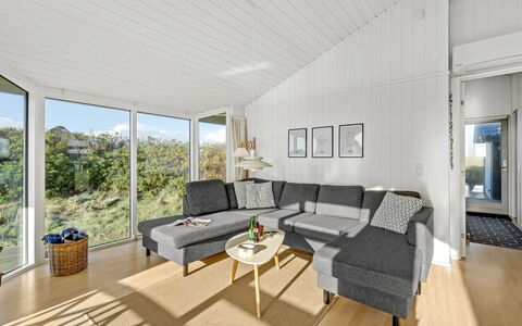Thorgny - from the Sea: Holz, Interior Design, Fussboden, Flooring, Couch, Zuhause, Decke, Wohnzimmer, Holzboden, Zimmer