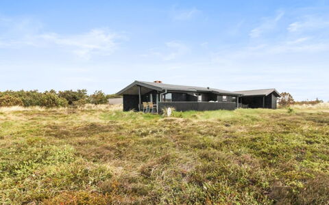 Svenne - 500M from the Sea: Gebäude, Haus, Holz, Zuhause, Dach, Hütte, Wohngebiet, Strauch, Die Architektur