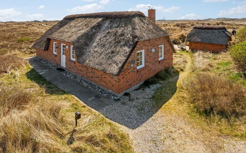 Slava - 250M from the Sea: Dach, Grundstueck, Hütte, Zuhause, Ländliches Gebiet, Schuppen, Abstellgleis, Gartenbauten, Blockhaus, Hütte