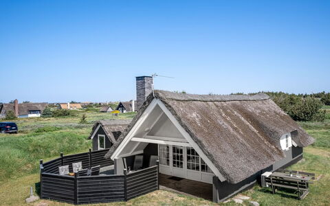 Franciska - 800M from the Sea: Dach, Grundstueck, Hütte, Zuhause, Ländliches Gebiet, Schuppen, Abstellgleis, Gartenbauten, Blockhaus, Hütte